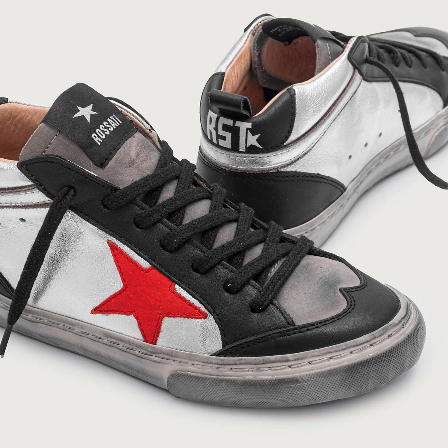 Code: 1061 Zapatilla Mid star, de Cuero Vacuno Plata, Negro y Gris, Cordones encerados de algodón , Plantilla de 17 mm en goma E